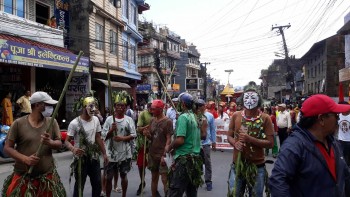 पोखरामा २३ वर्षपछि निस्केको बाघजात्रा [फोटाे फिचर]